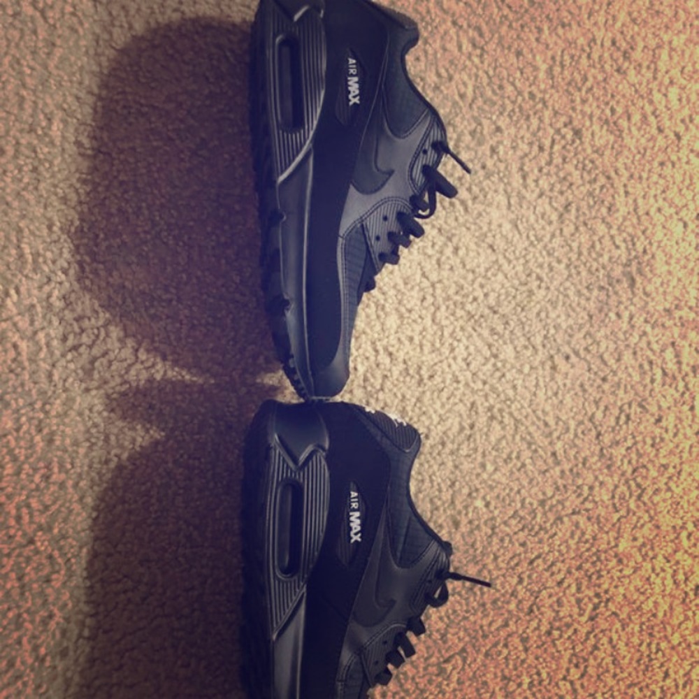 All black nike air maxes